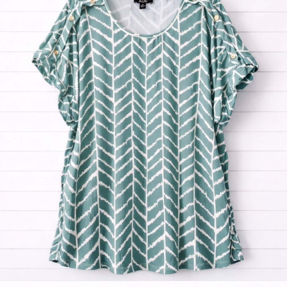 AUW Chic Chevron Top Gold Shoulder Details Business Casual relaxed Flowy Fit 3x
